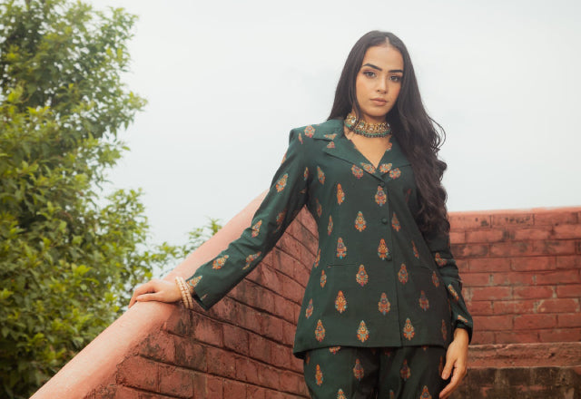 Elevate Your Style with These Must Have Indian Ethnic Wear for Winter Safaa World