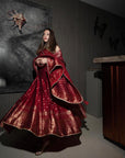 Komal Kapoor In Sindoori Anarkali