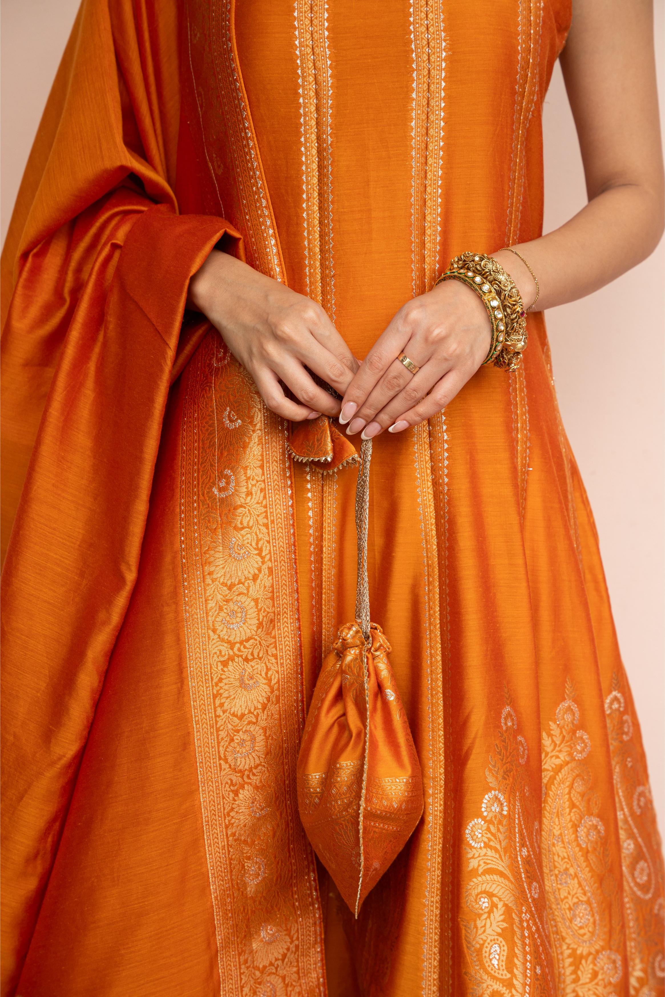 RANGREZ BAITHAK ANARKALI