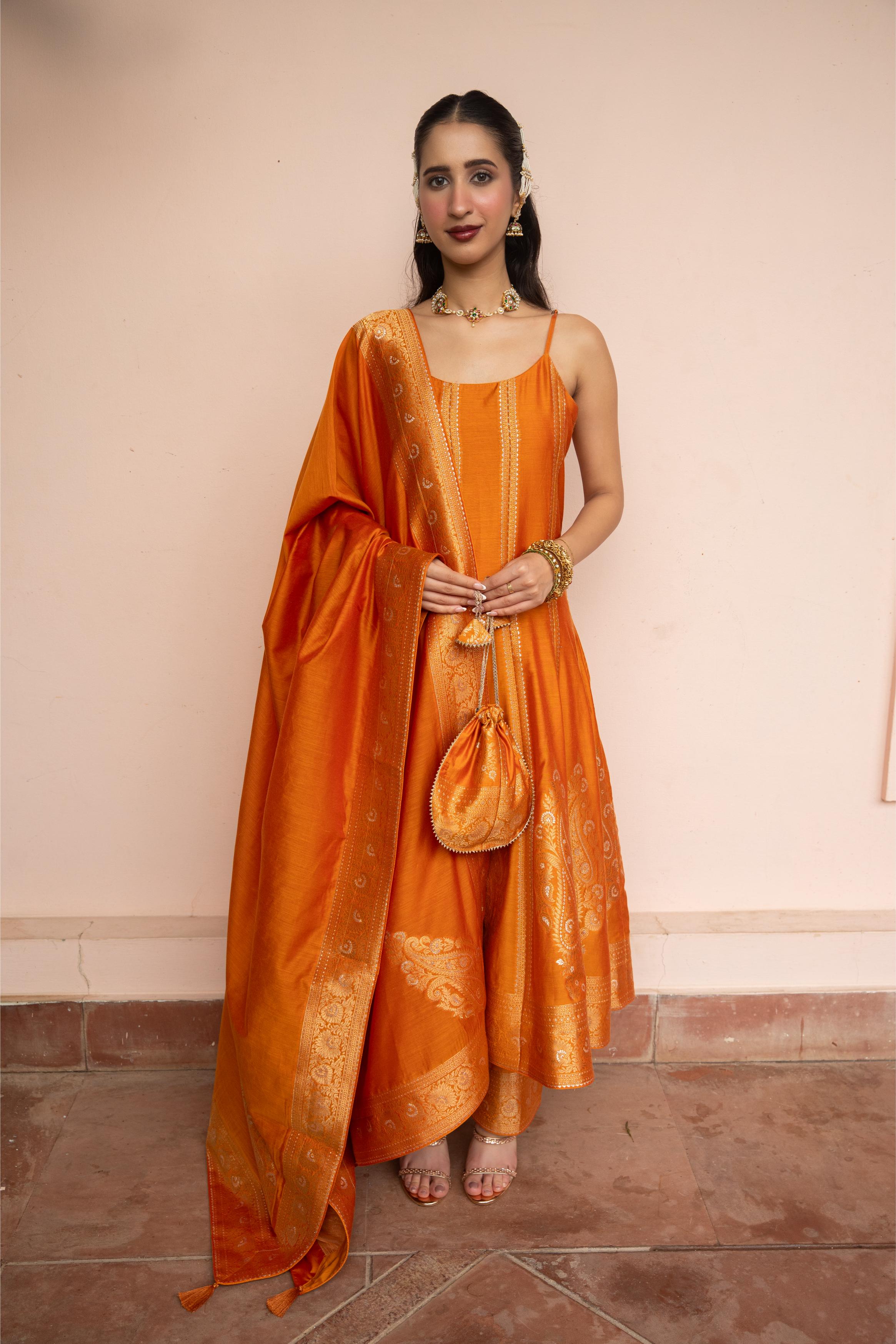 RANGREZ BAITHAK ANARKALI