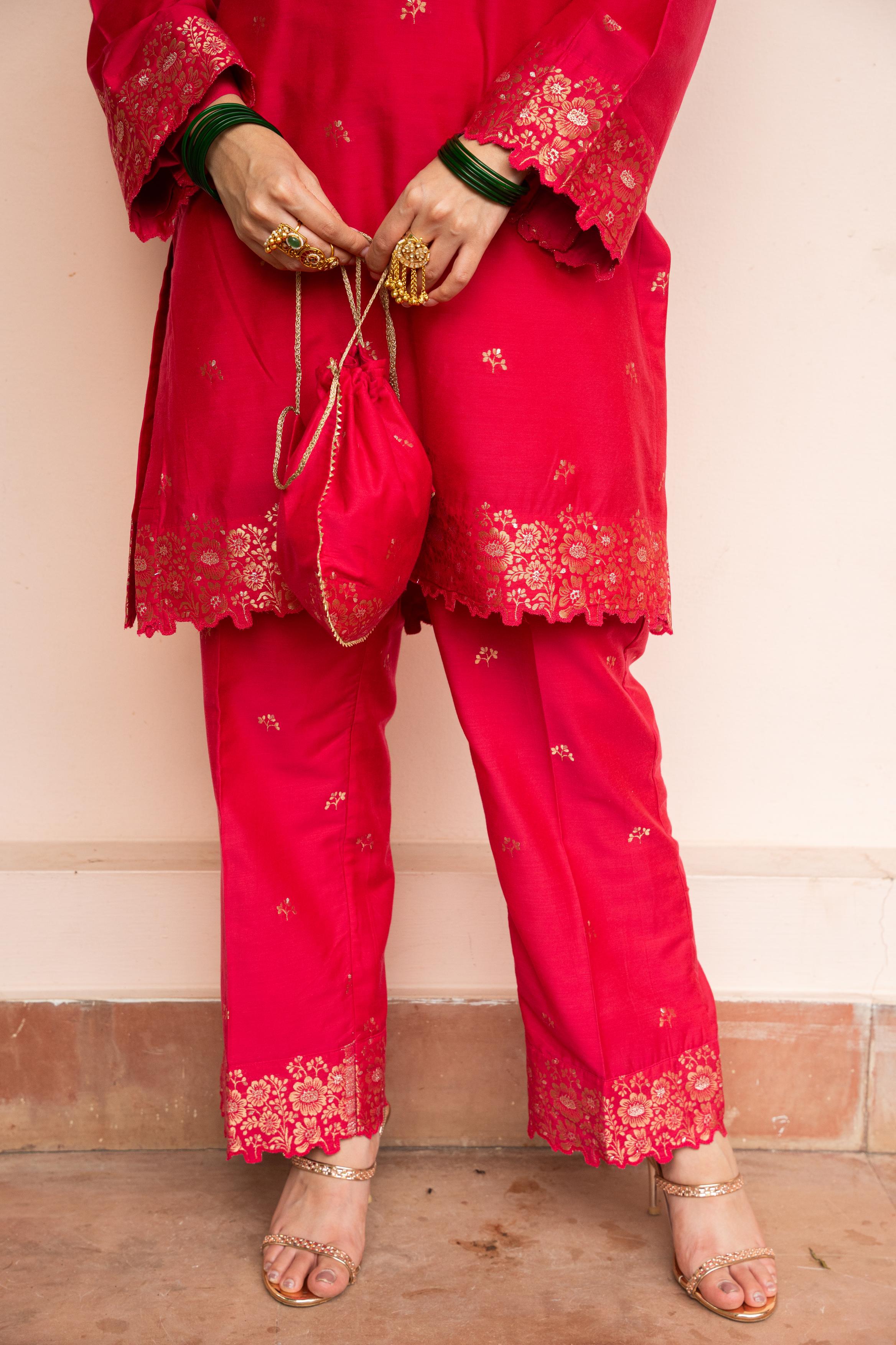 MEHKA AANGAN SUIT