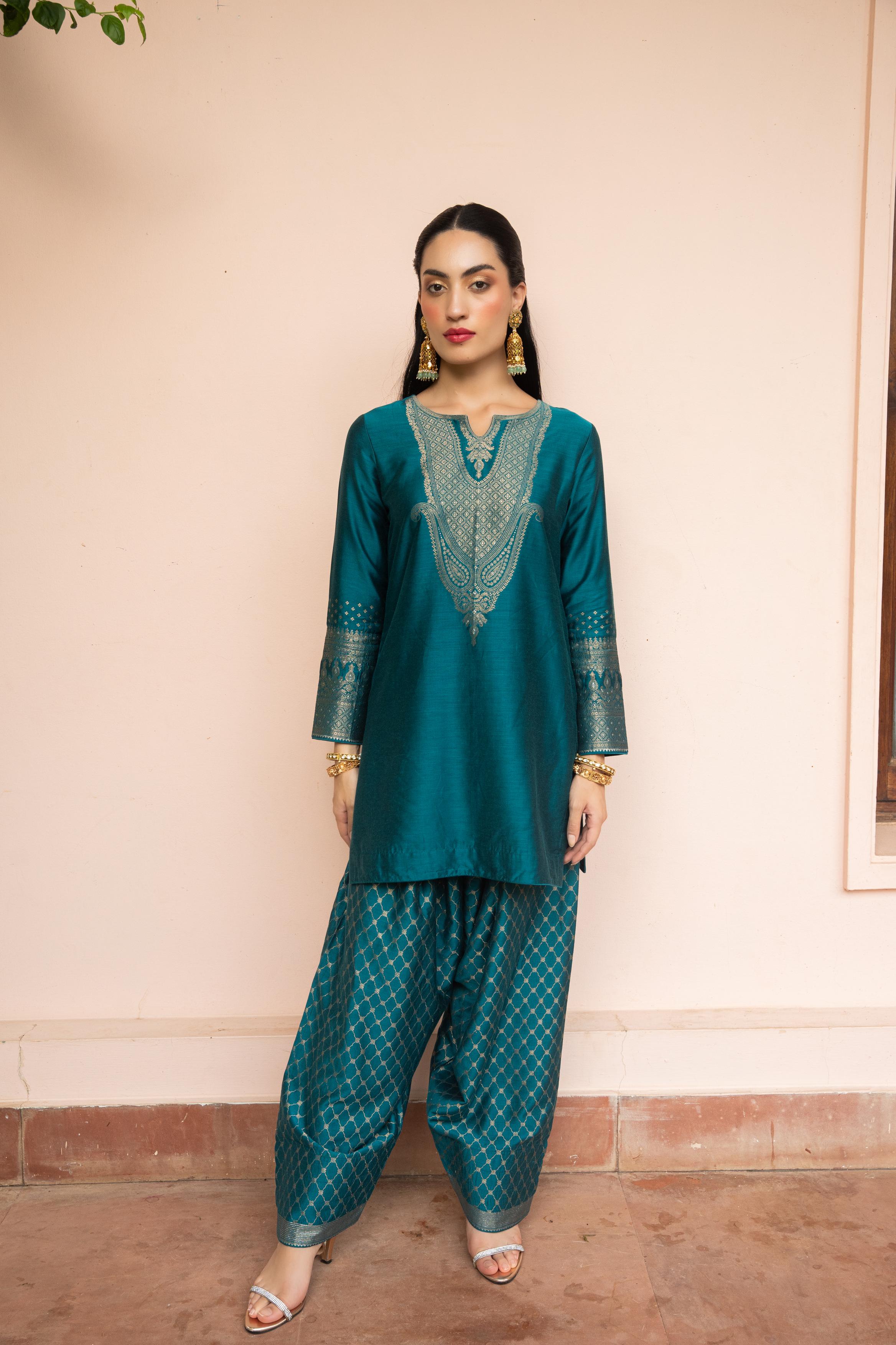 KHAAS LAMHE SUIT