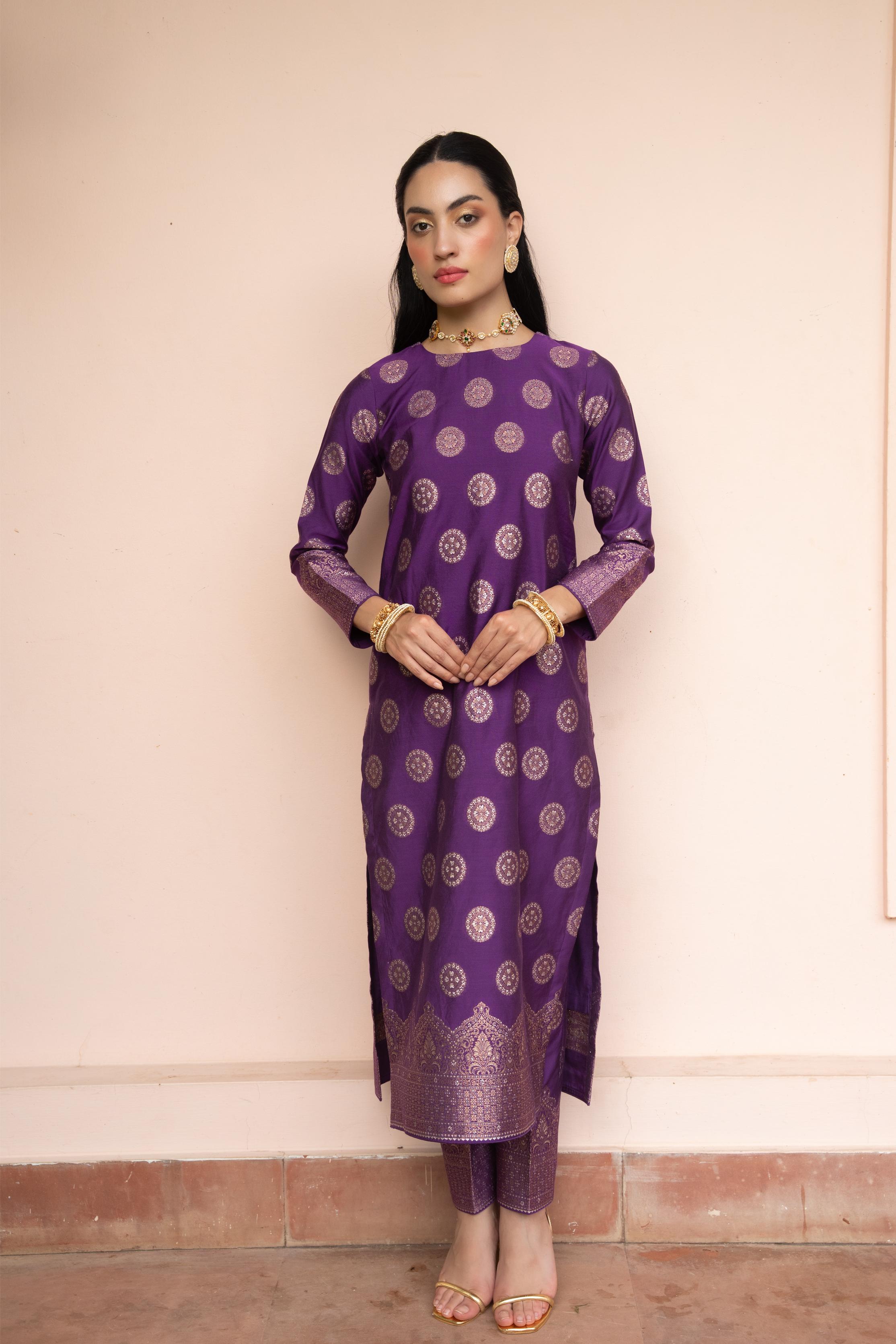 CARROM E BAITHAK SUIT