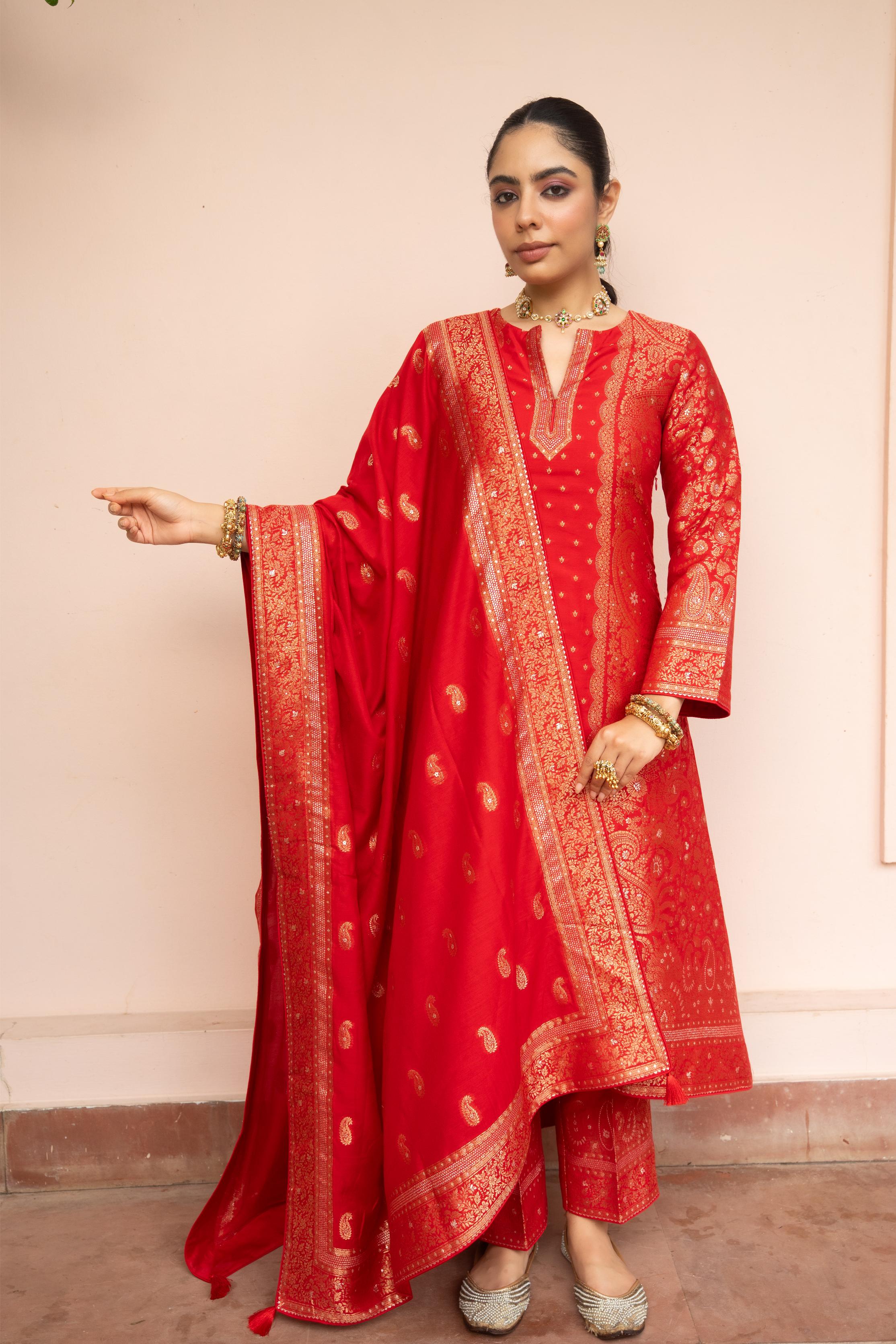 RANG BIRANGI YAADEIN SUIT