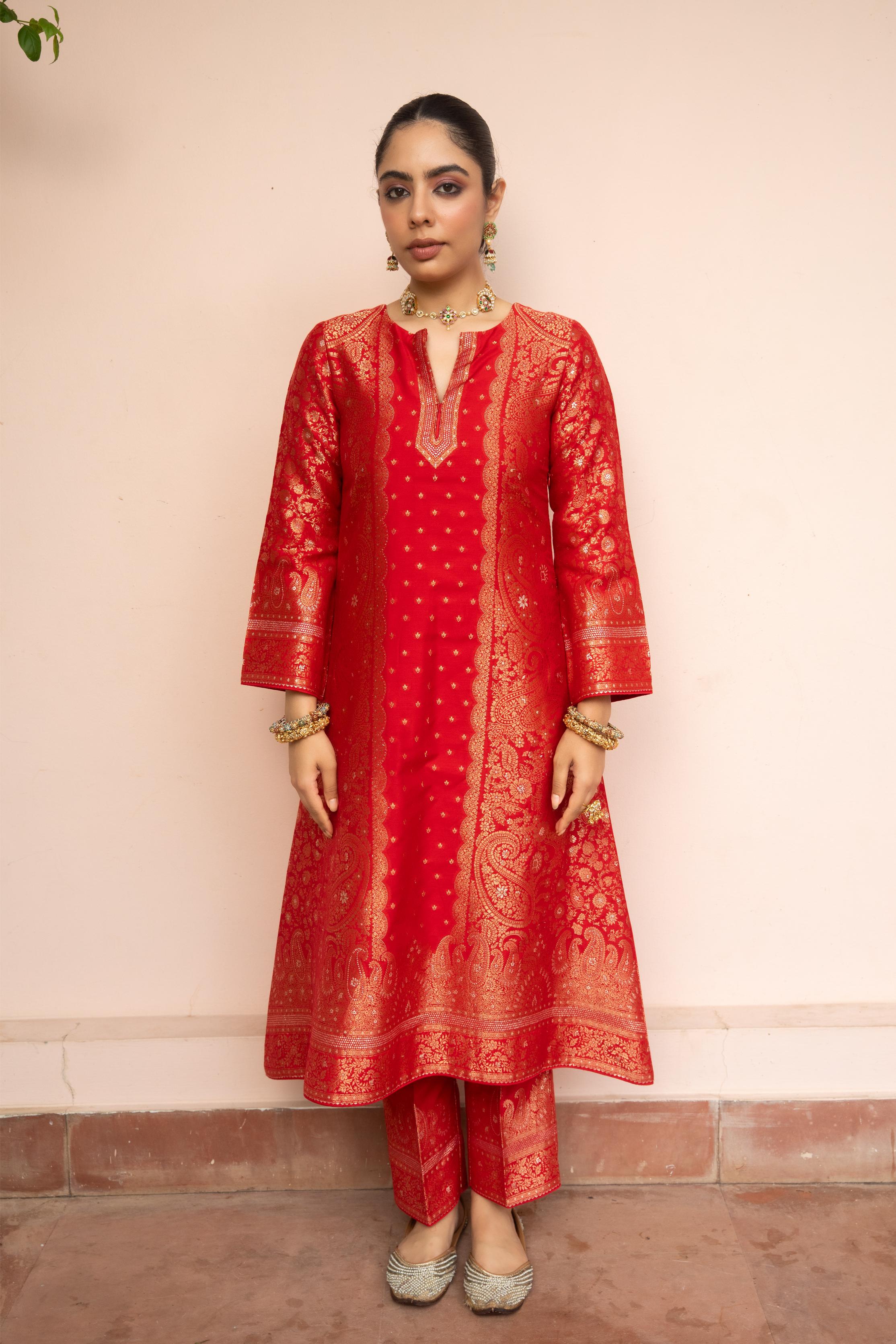 RANG BIRANGI YAADEIN SUIT