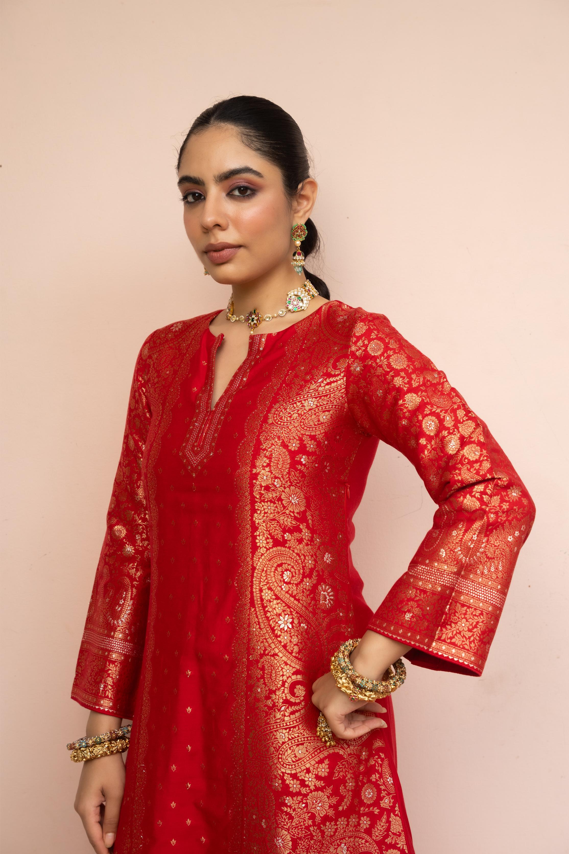 RANG BIRANGI YAADEIN SUIT