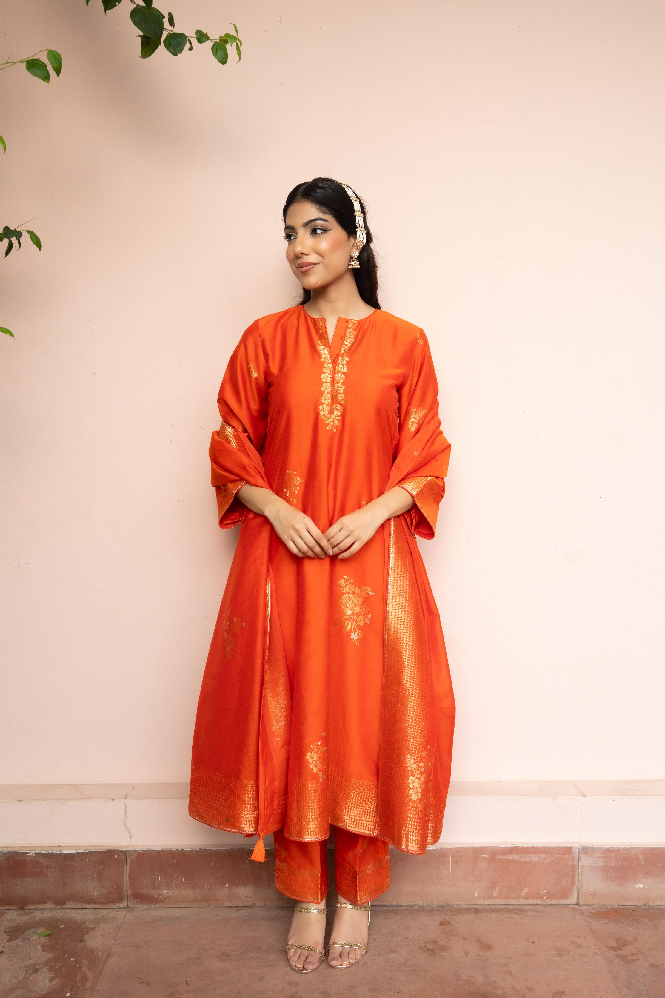 HANSI RANG SUIT