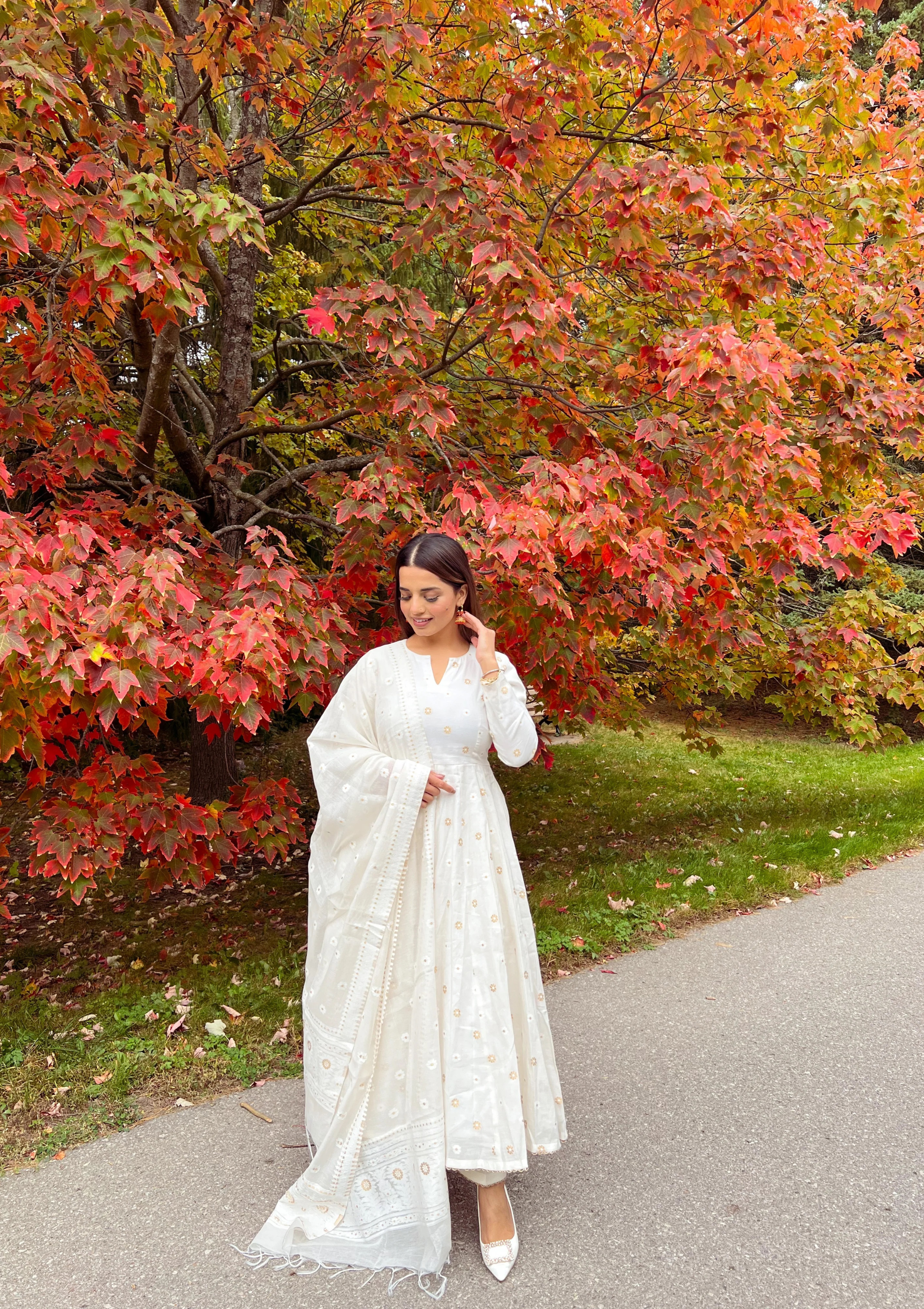 Pure hot sale white anarkali