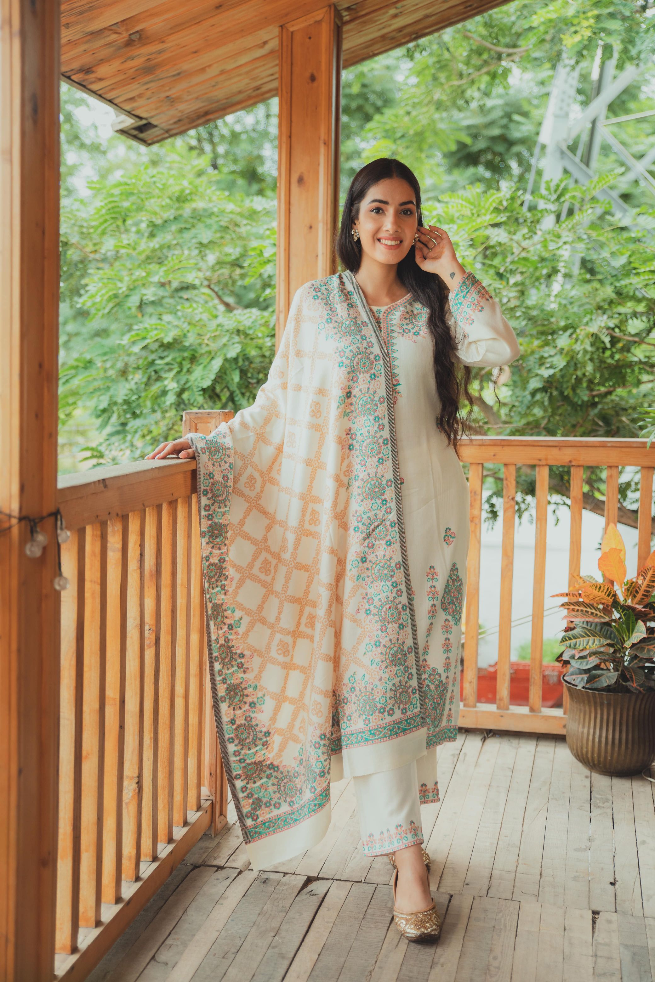 winter dress material for ladies Winter-Friendly Salwar Kameez Fabrics for Ultimate Comfort