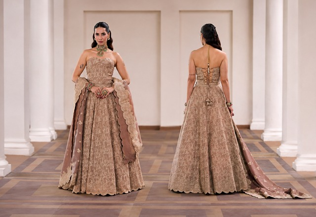 Best ethnic wear for a wedding cocktail function