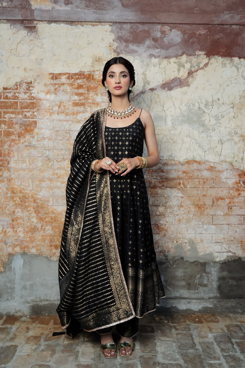 Buy Designer Diwali Dresses for Women Online | Safaa World Buy Designer Diwali Dresses for Women Online | Safaa World