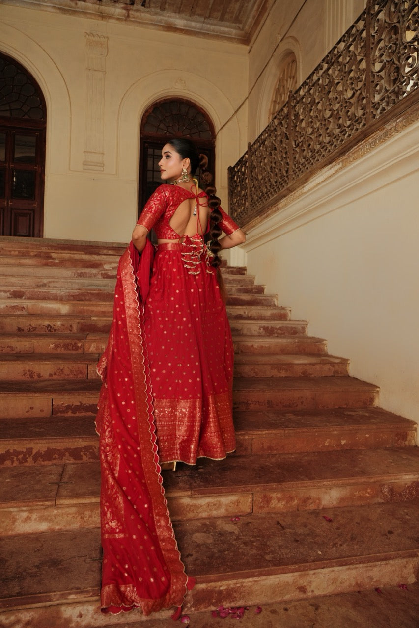 THE LAAL MINARA LEHENGA