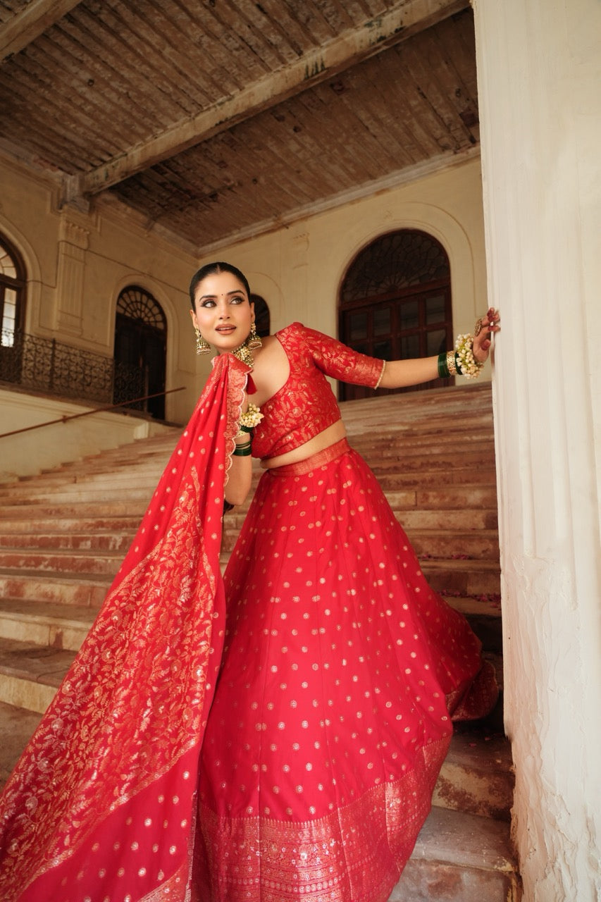 THE LAAL MINARA LEHENGA