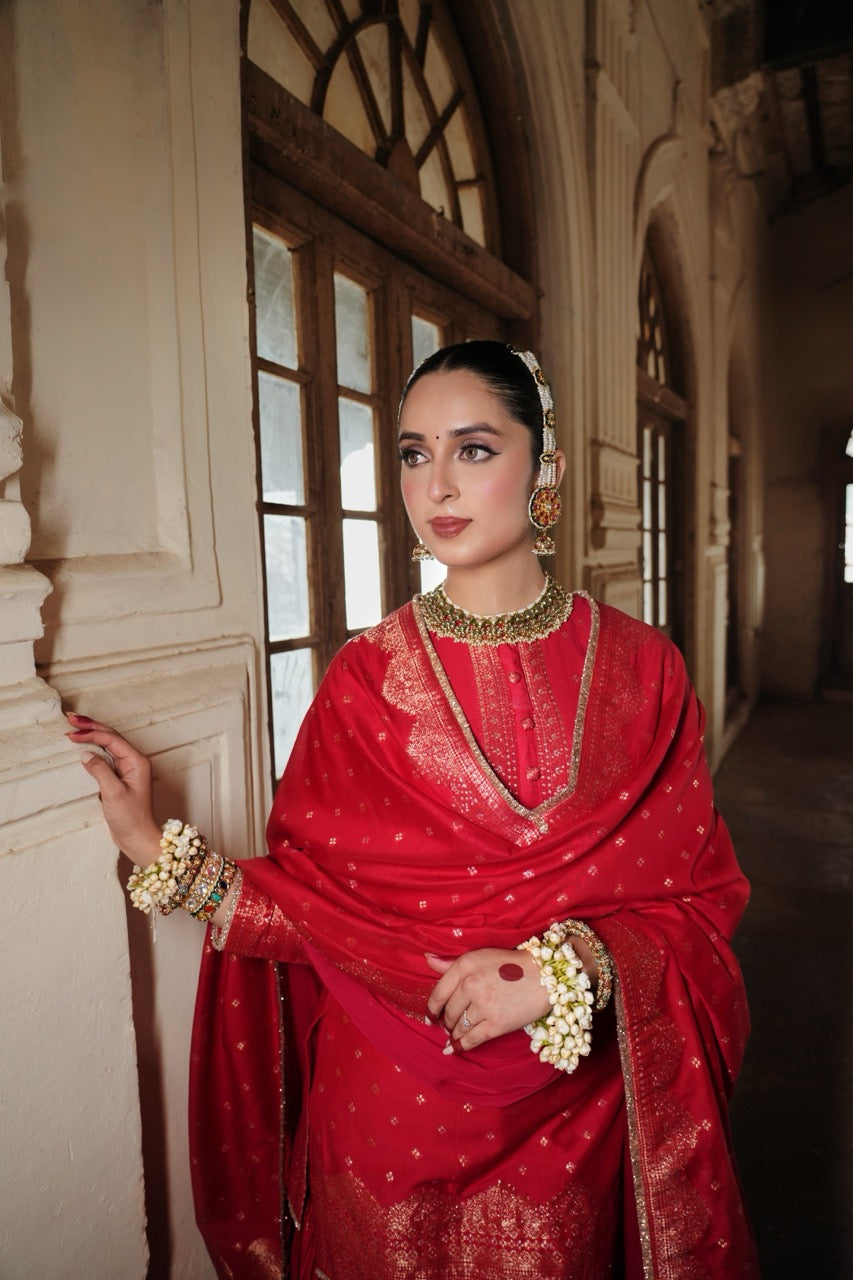 THE LAAL AZEELA GHARARA