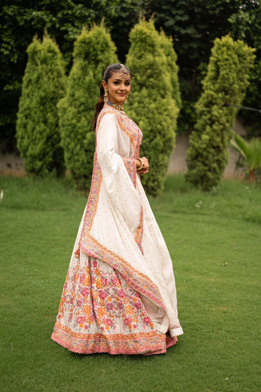 THE GULAABDAAR LEHENGA