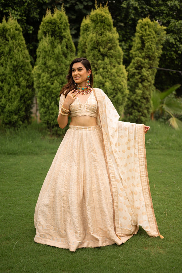 THE PARISA LEHENGA