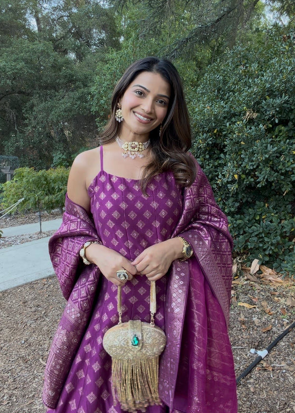 SHREYA KOTHARI IN JUGNU RAAT ANARKALI