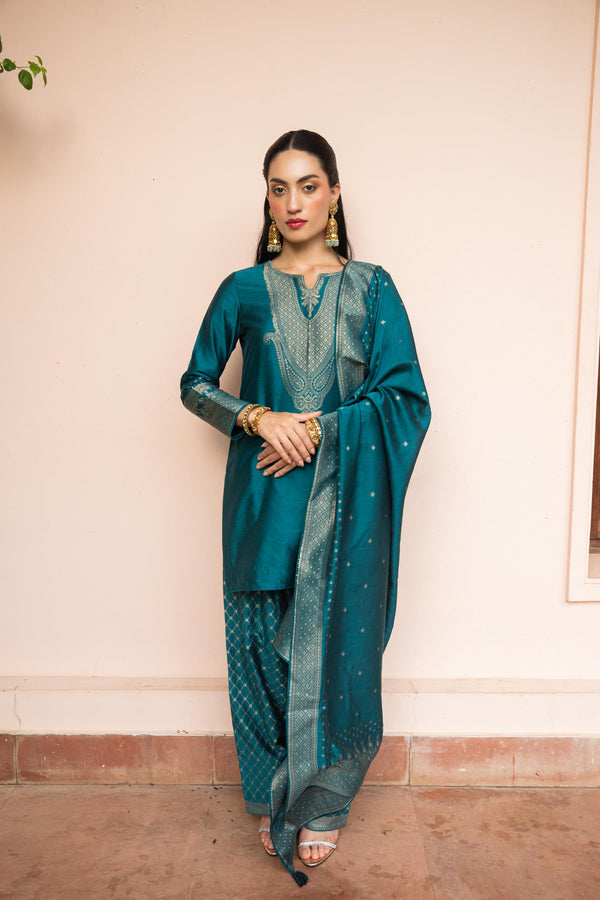 KHAAS LAMHE SUIT