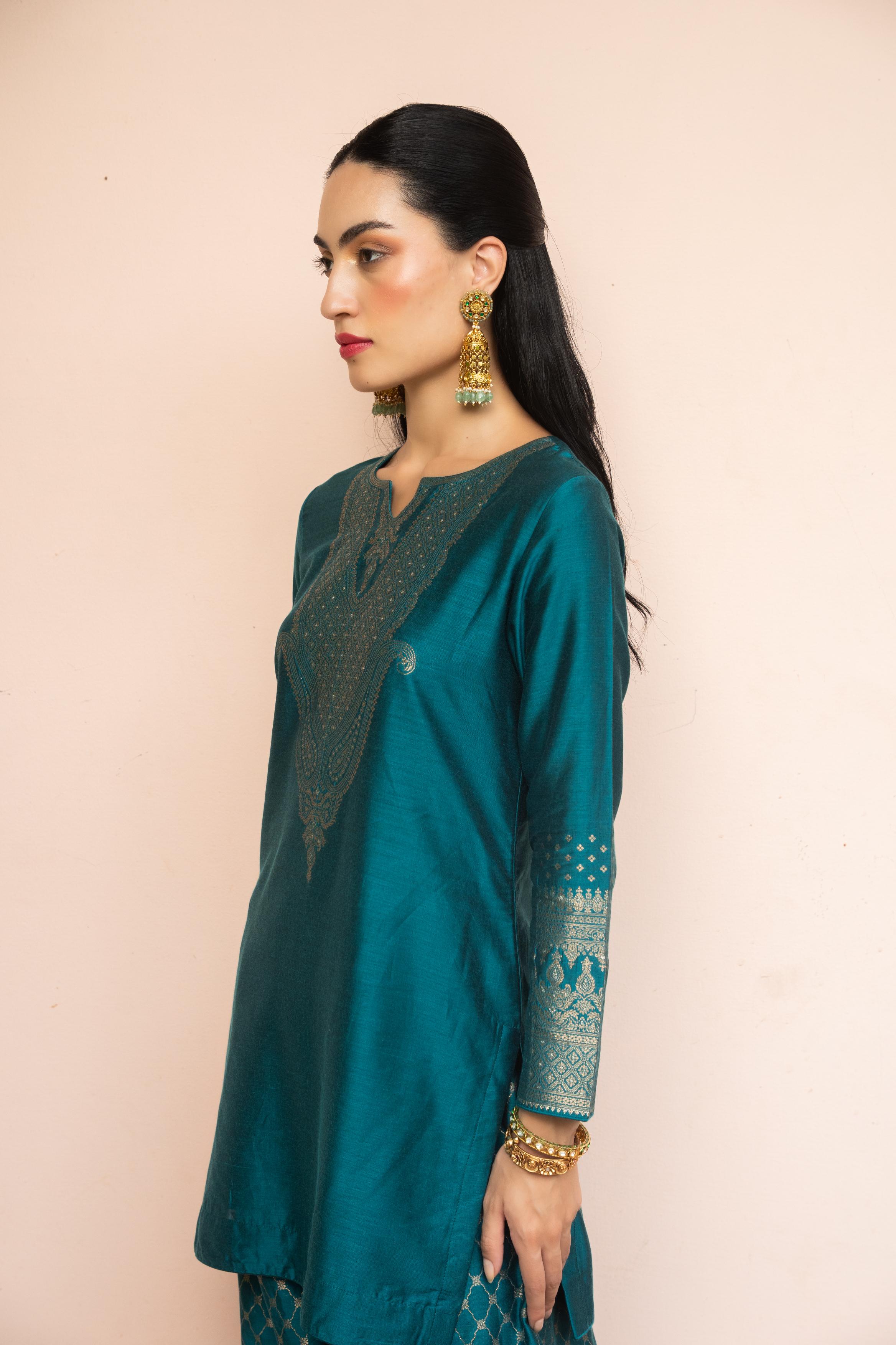 KHAAS LAMHE SUIT
