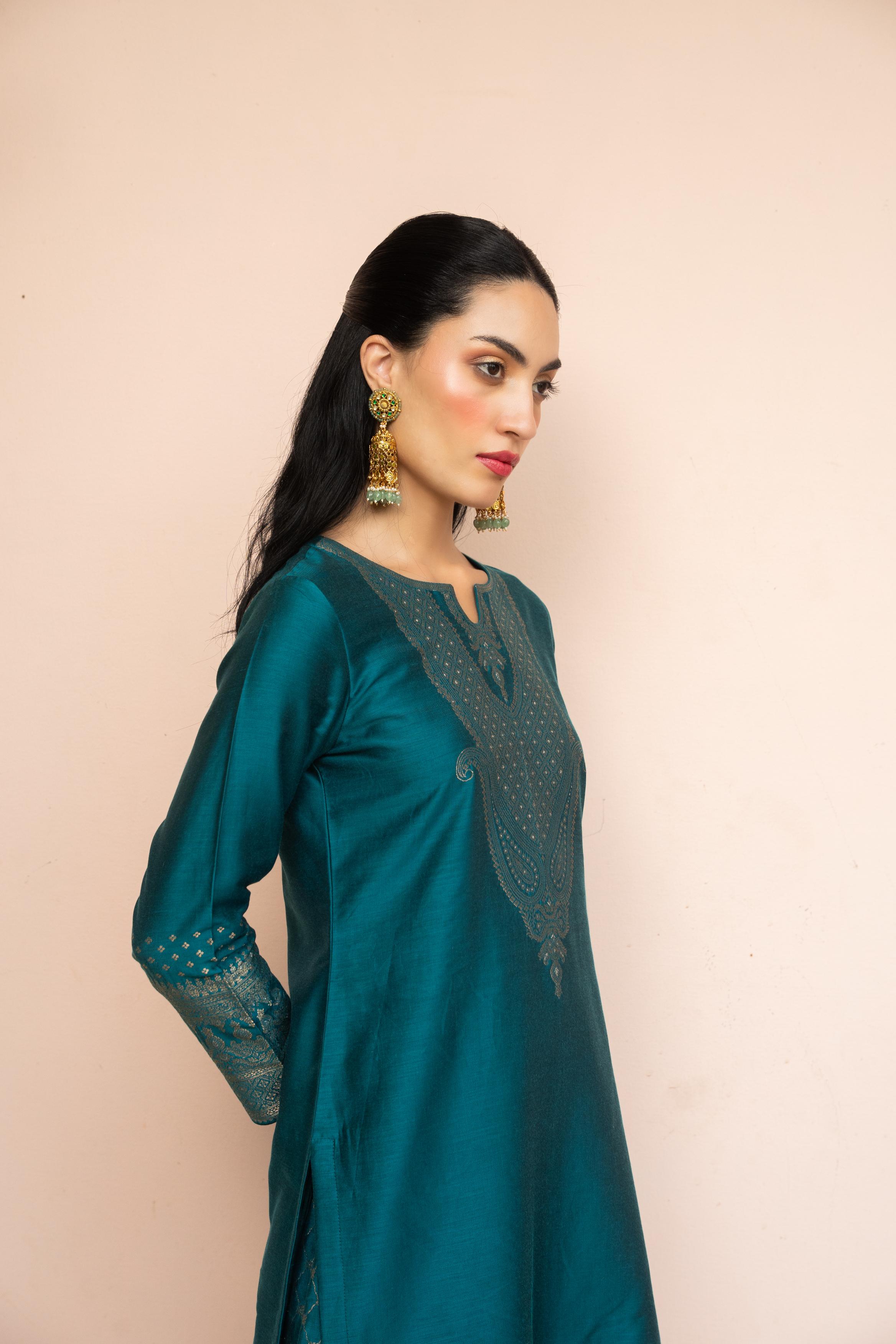 KHAAS LAMHE SUIT