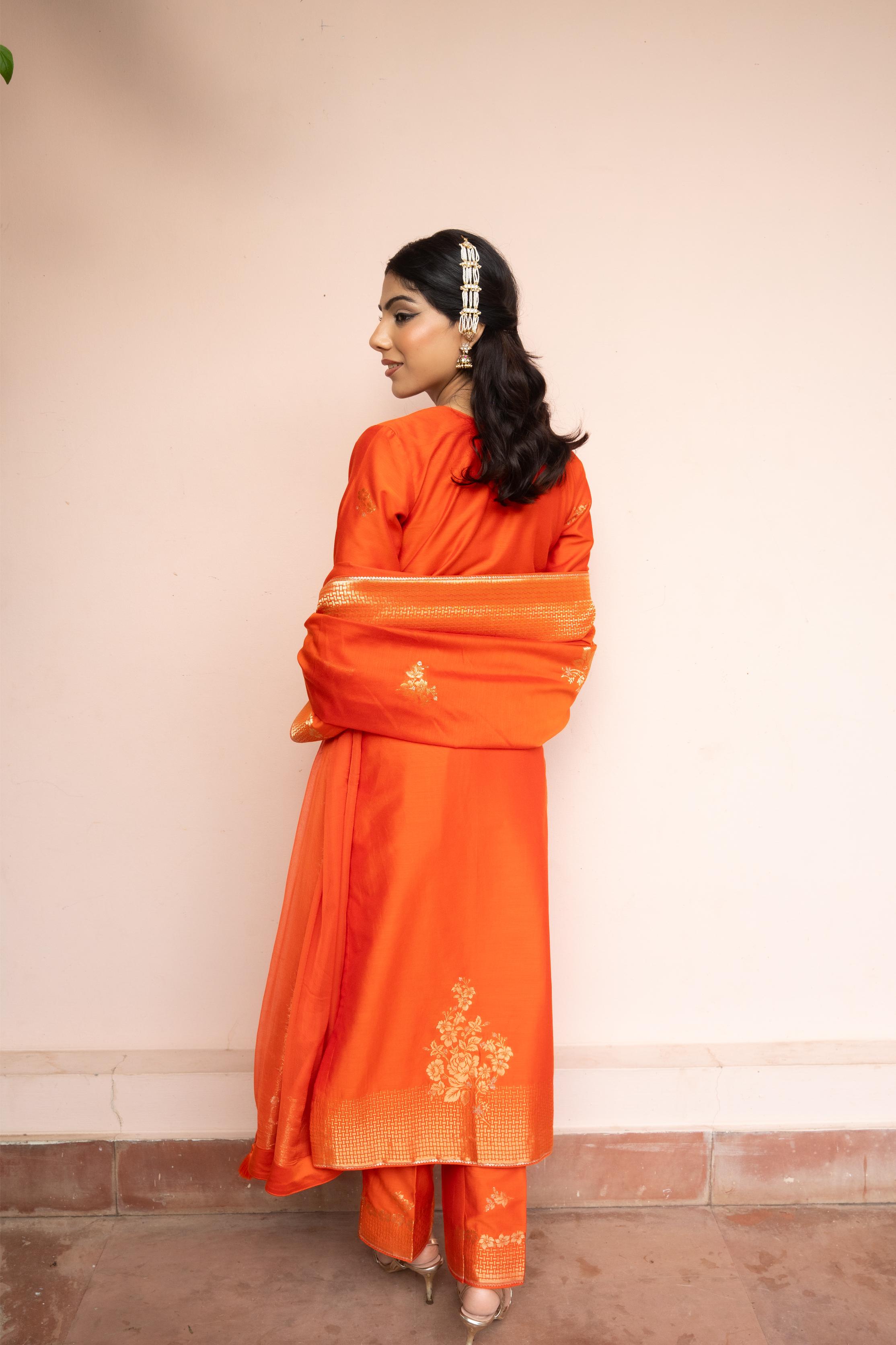 HANSI RANG SUIT