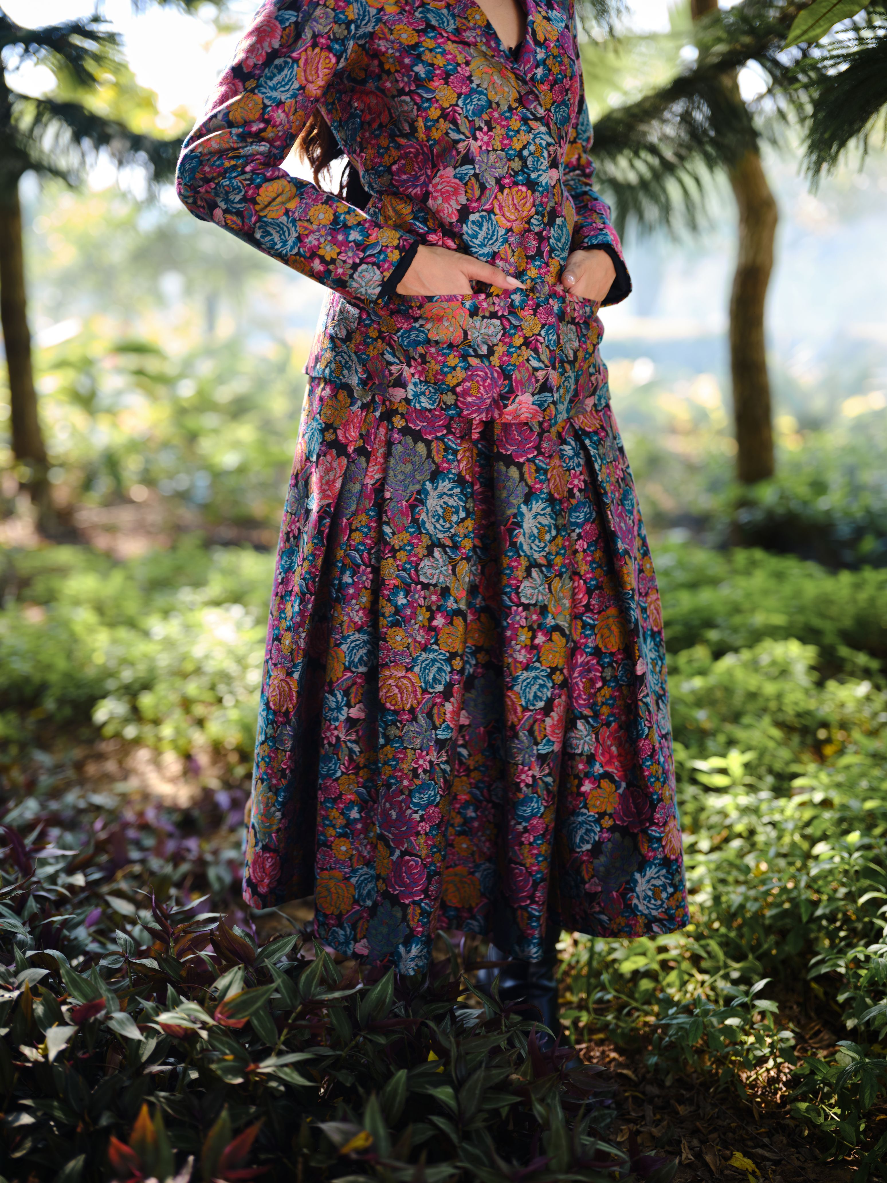 LA ROSE NOIRE BLAZER &amp; SKIRT SET
