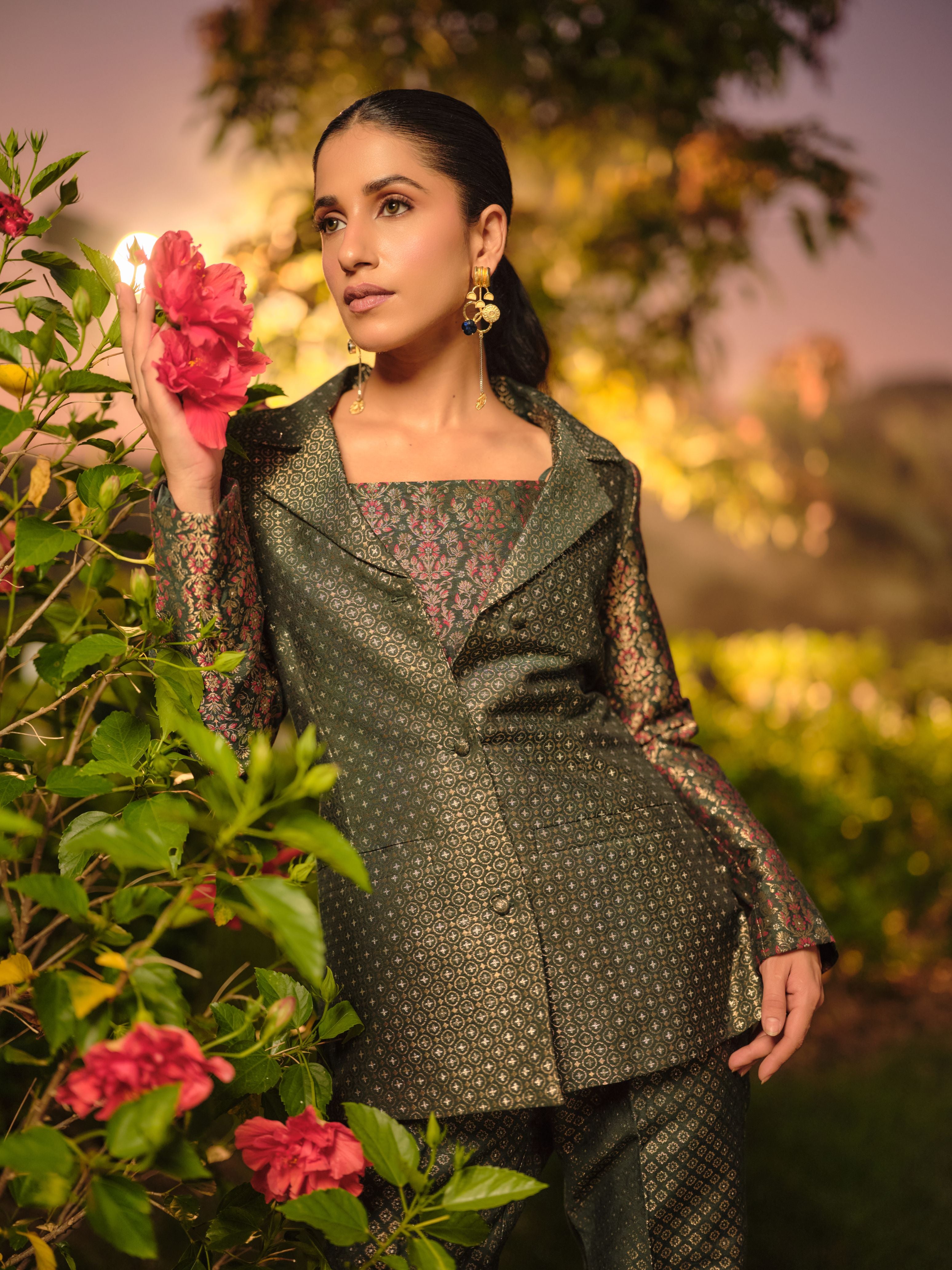 LA CLAIR DE LUNE BUSTIER BLAZER &amp; PANT SET