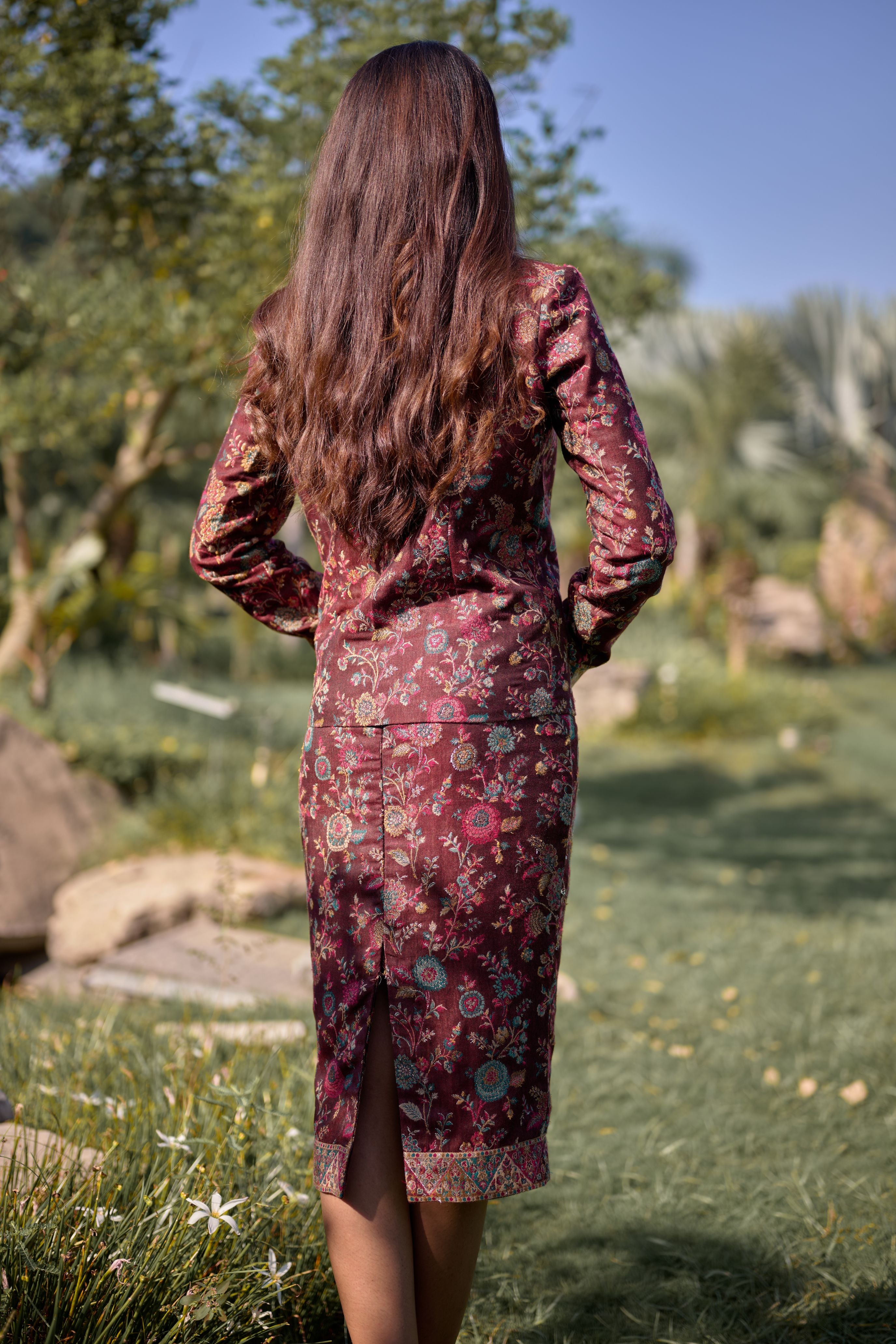 LA PRUNE ROUGE JACKET &amp;SKIRT SET