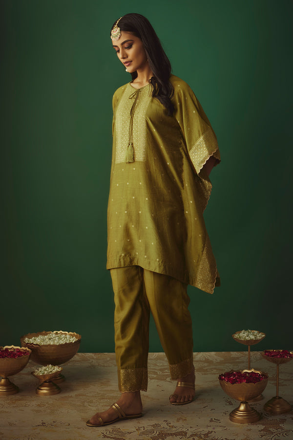 THE MEHANDI AIDA KAFTAN