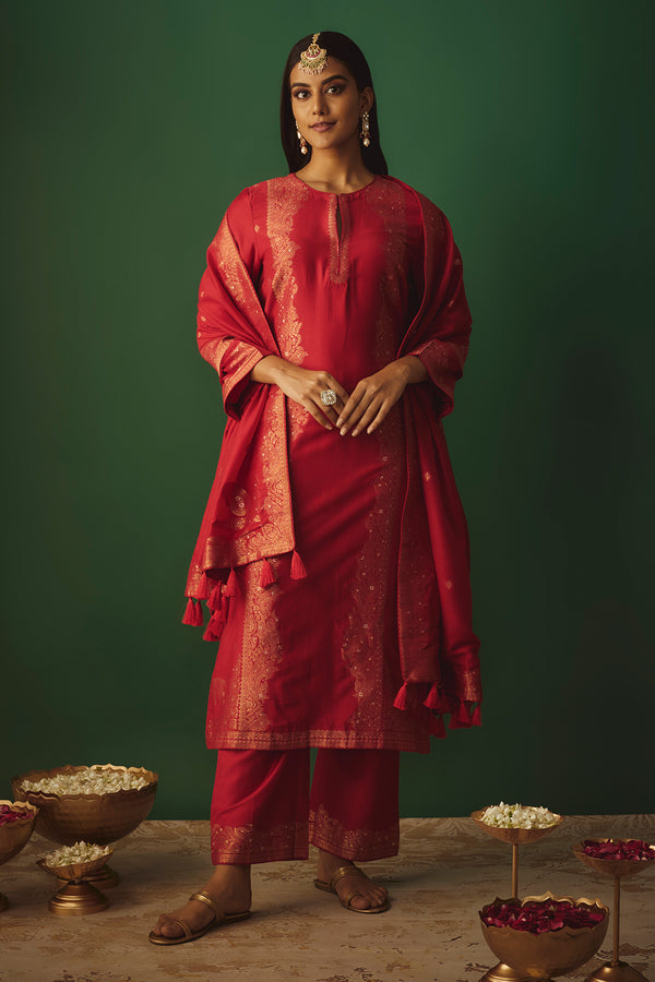 THE LAAL ZAYNAB SUIT