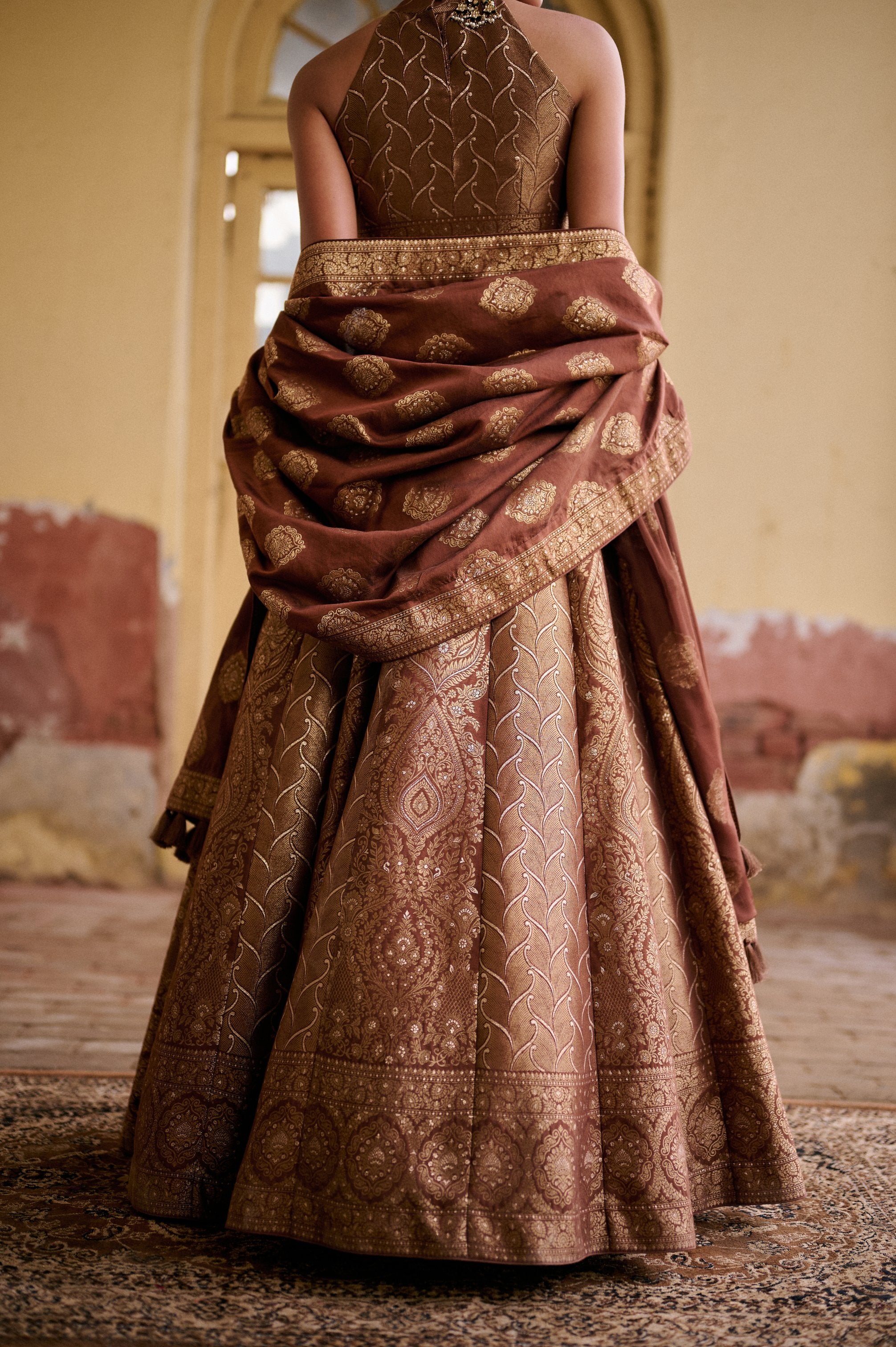 THE SHABNAMI LEHENGA
