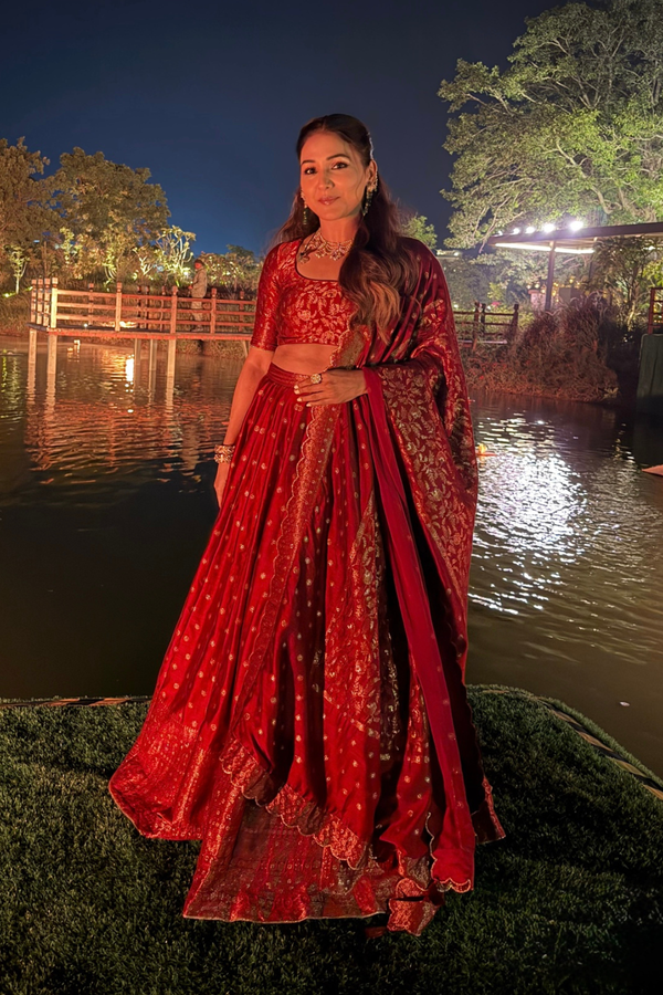 NEETI MOHAN IN LAAL MINARA LEHENGA
