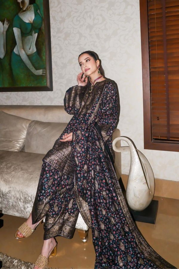 KOMAL KAPOOR IN  NOORANI SUIT