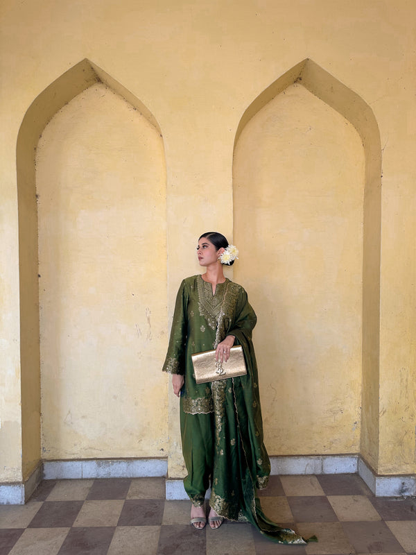 THE HARA MAHENOOR SUIT